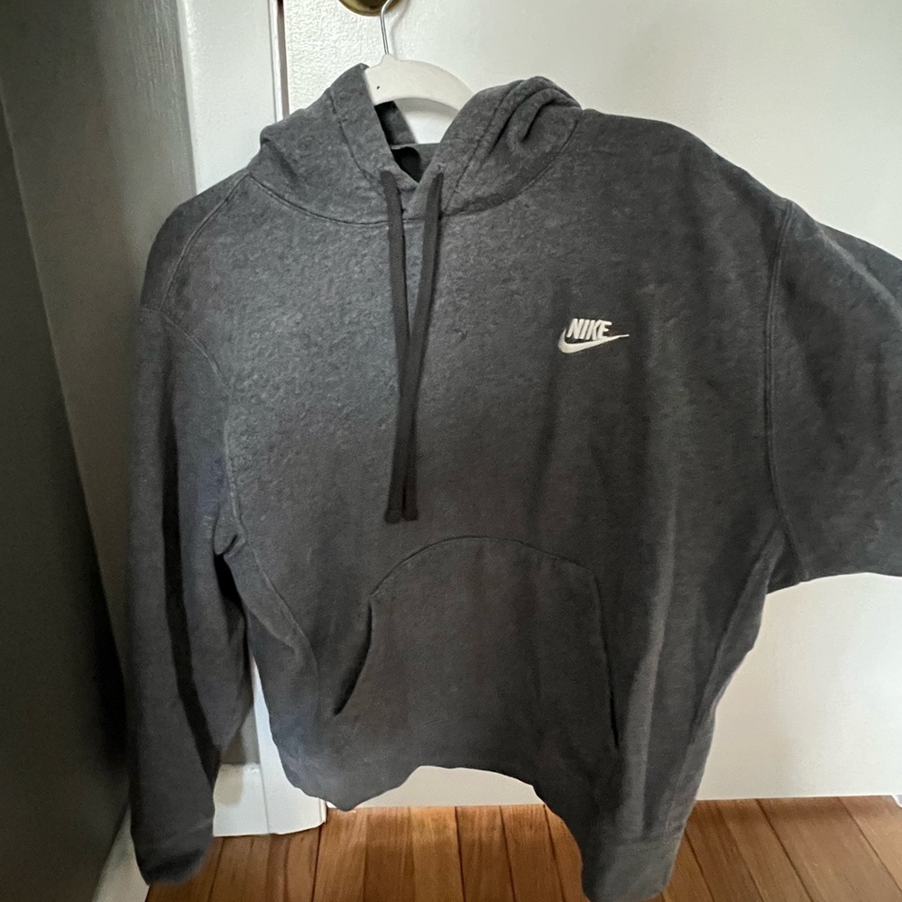 nike sweatshirt